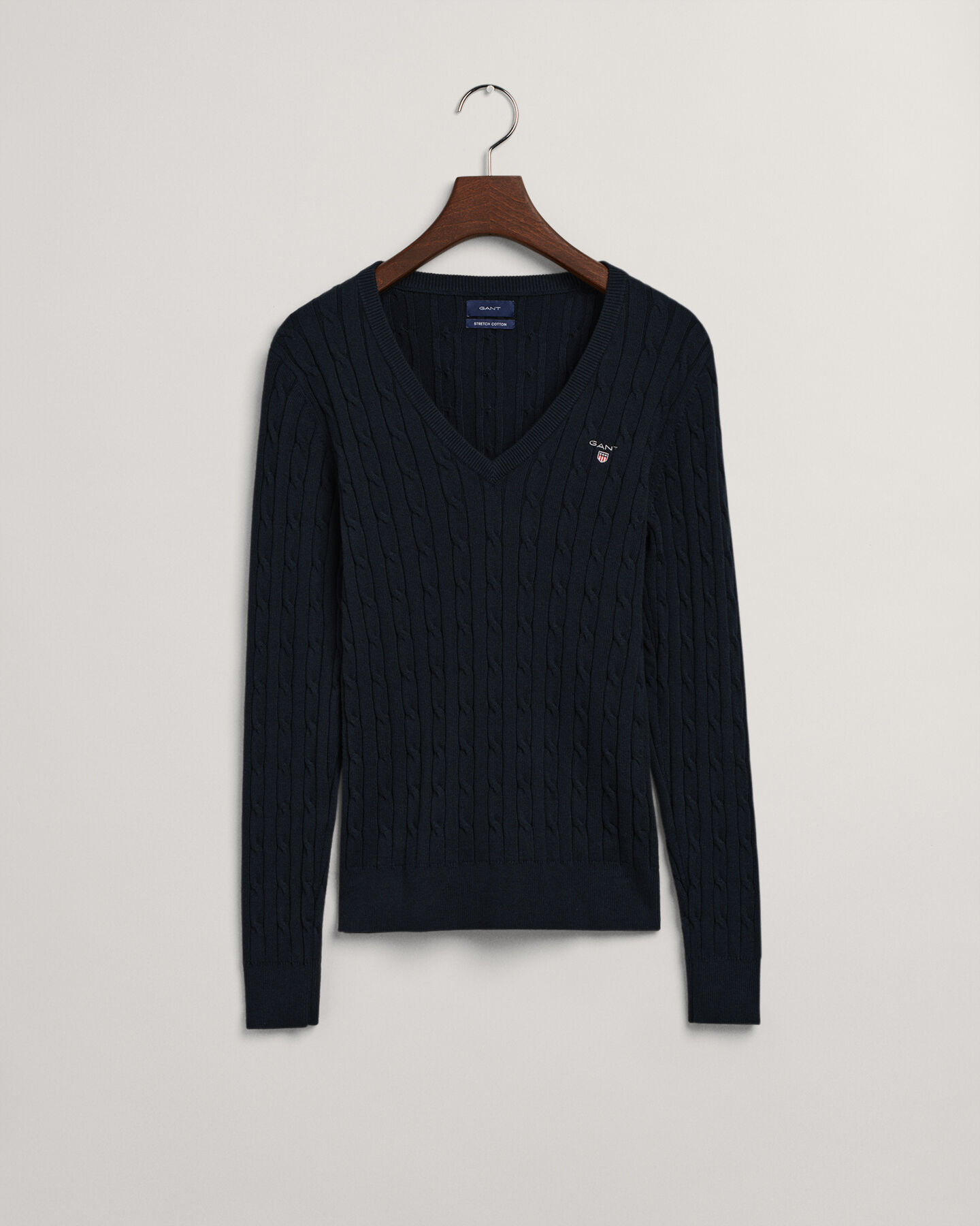 Kabelsweater af strækbomuld med V-hals