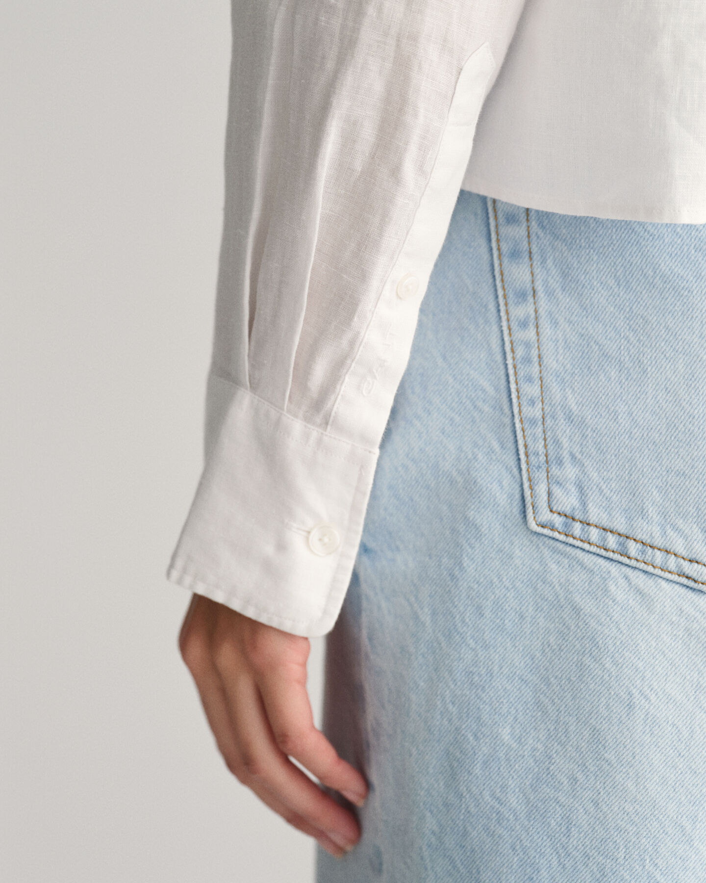 Relaxed fit kort hørskjorte