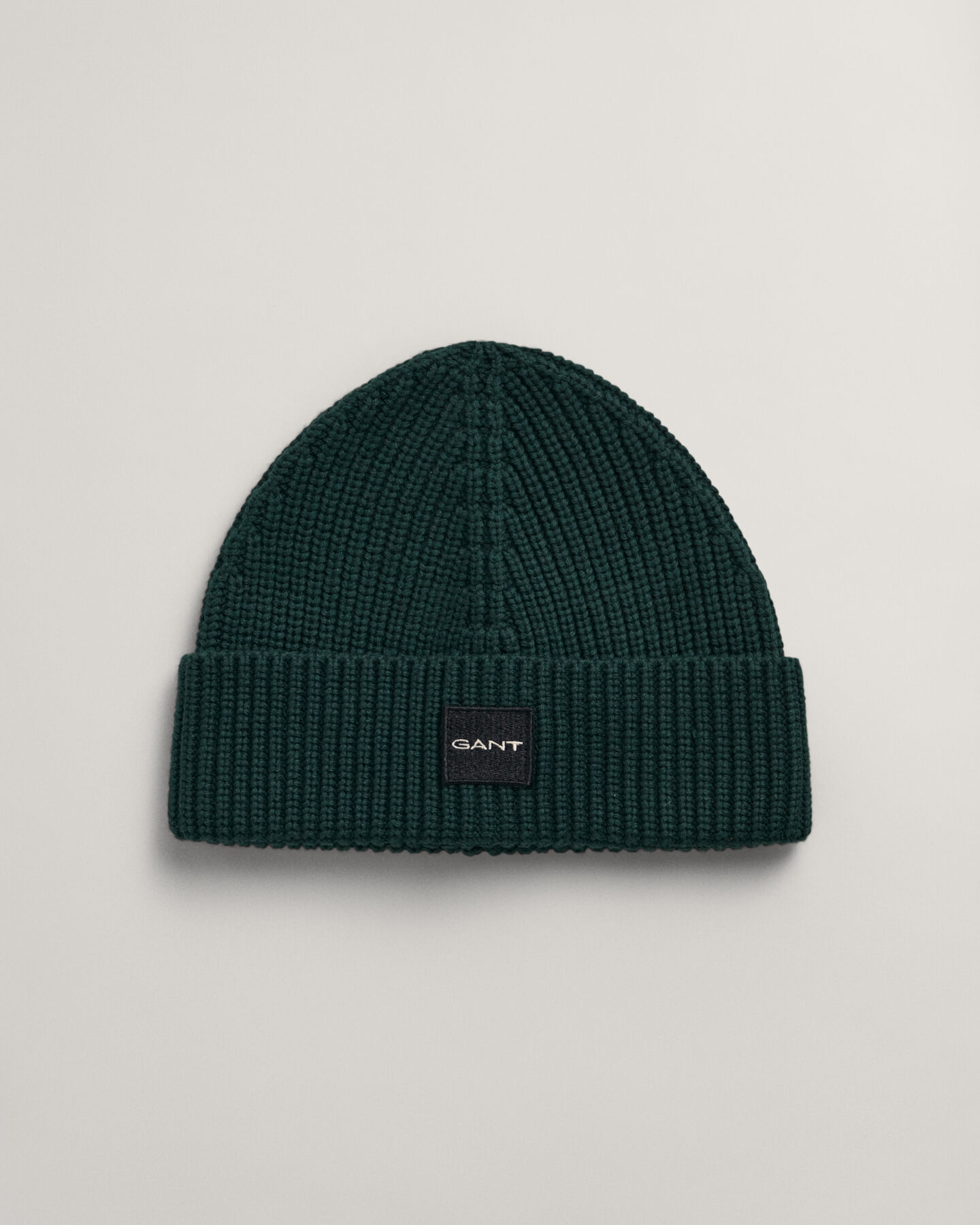 Ribstrikket beanie i bomuld