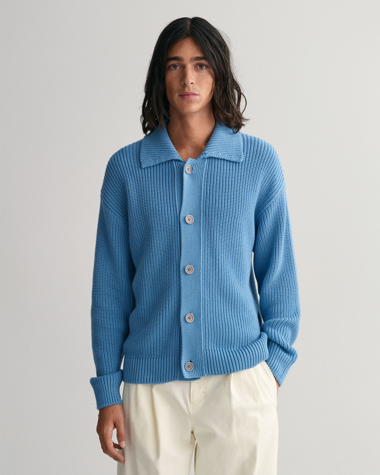 Ribstrikket cardigan