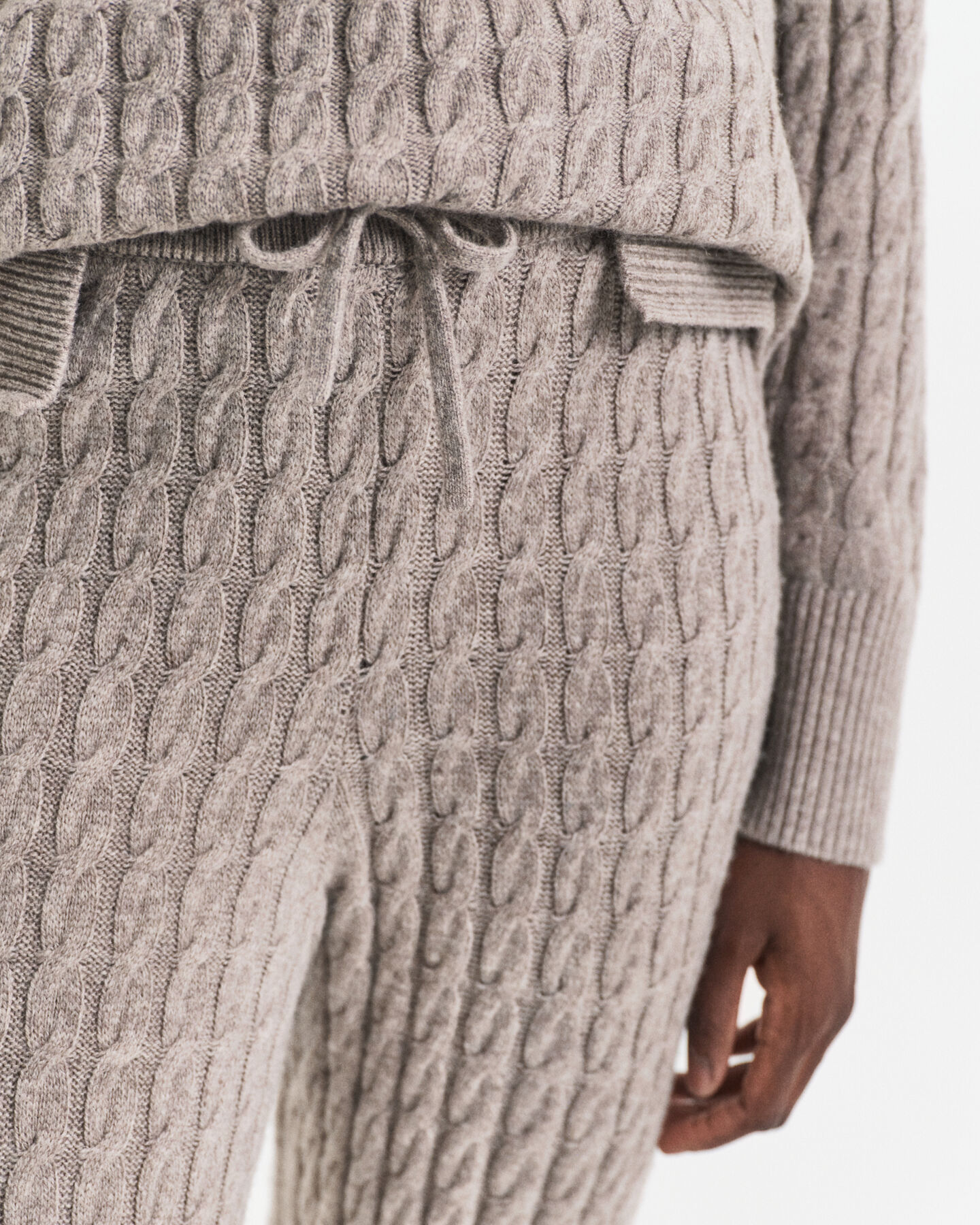 Kabelstrikkede uldbukser