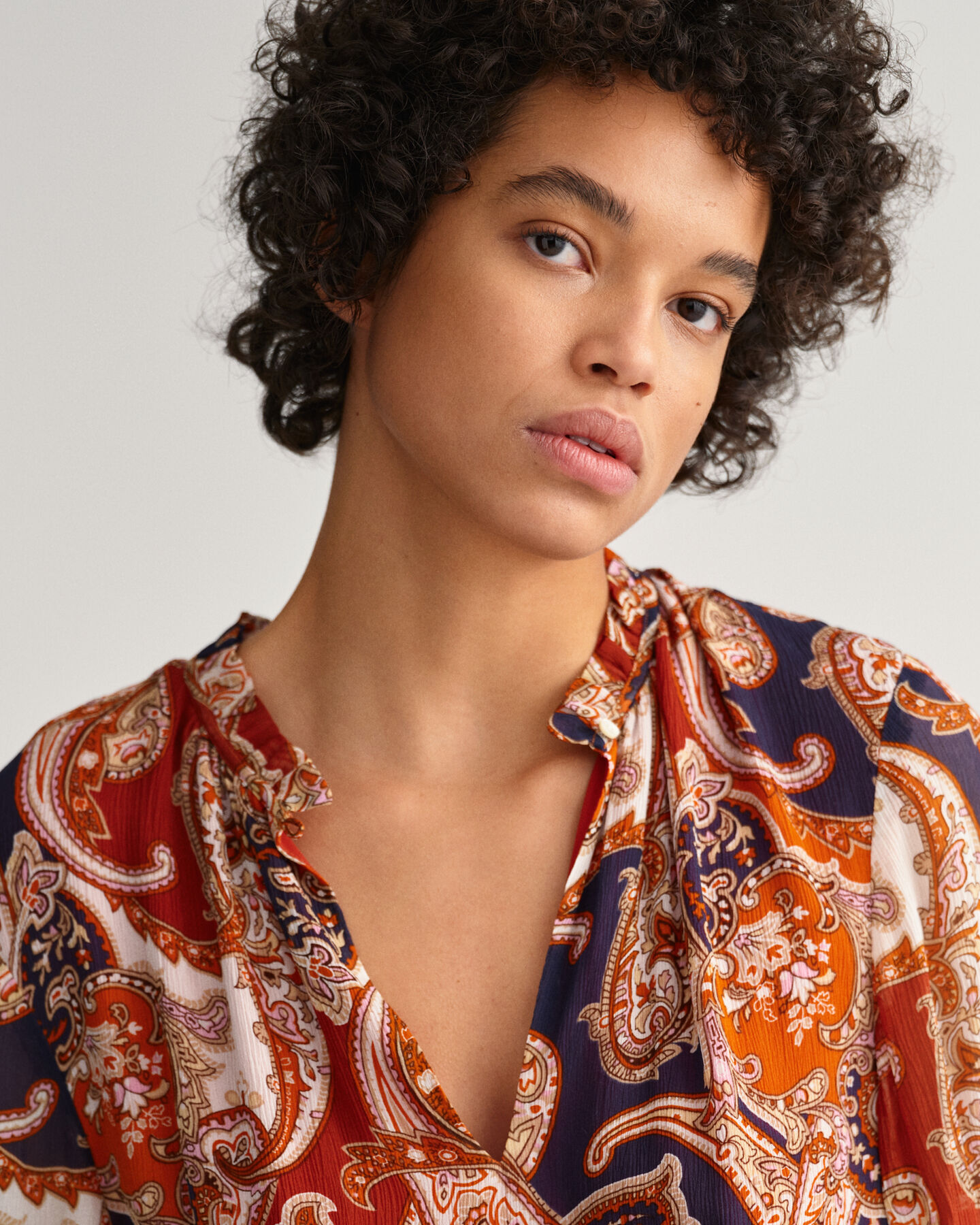 Maxi Paisley kjole med fl&aelig;ser