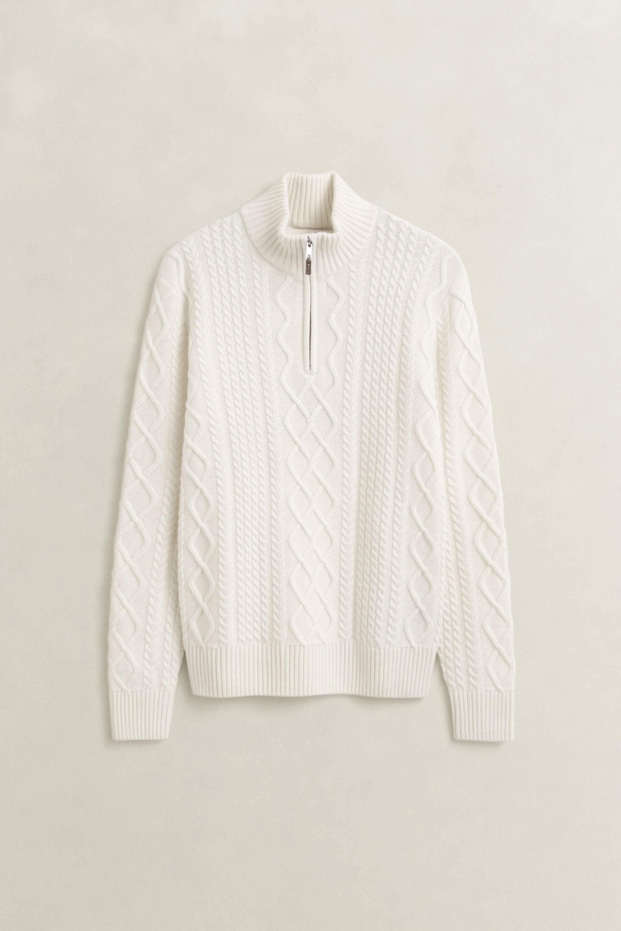 Kabelstrikket sweater i uldblanding med halv lynlås