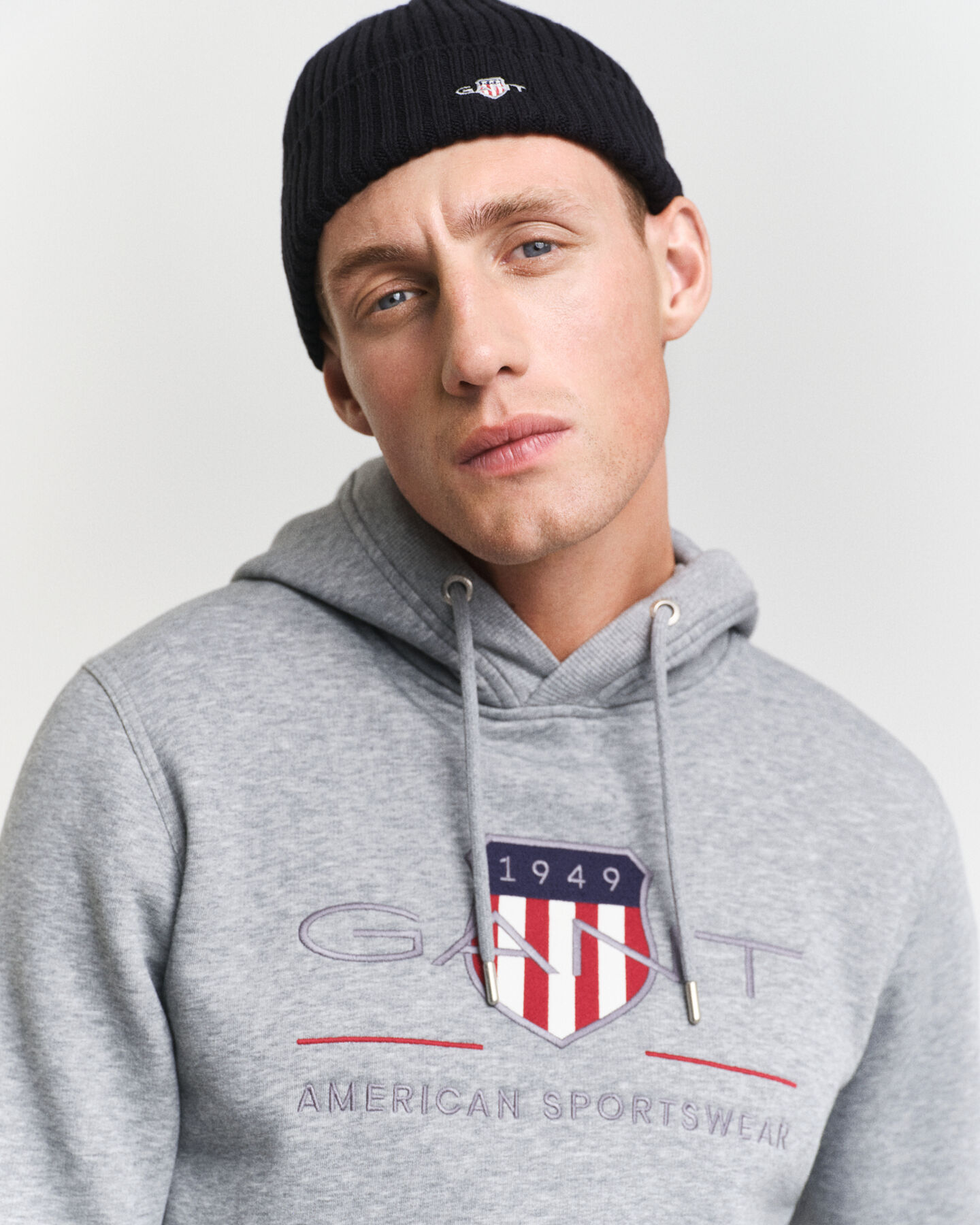 Archive Shield hættetrøje