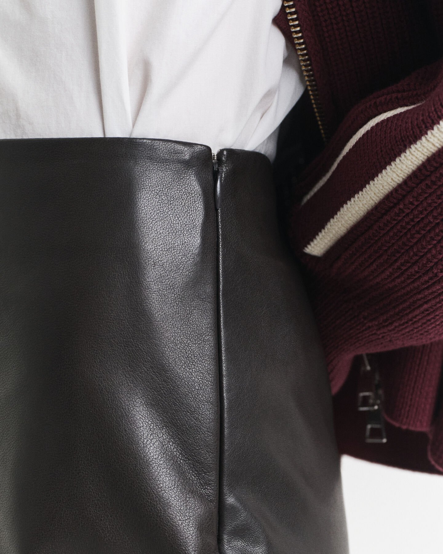 Midi pencil-nederdel af læder