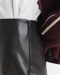 Midi pencil-nederdel af læder