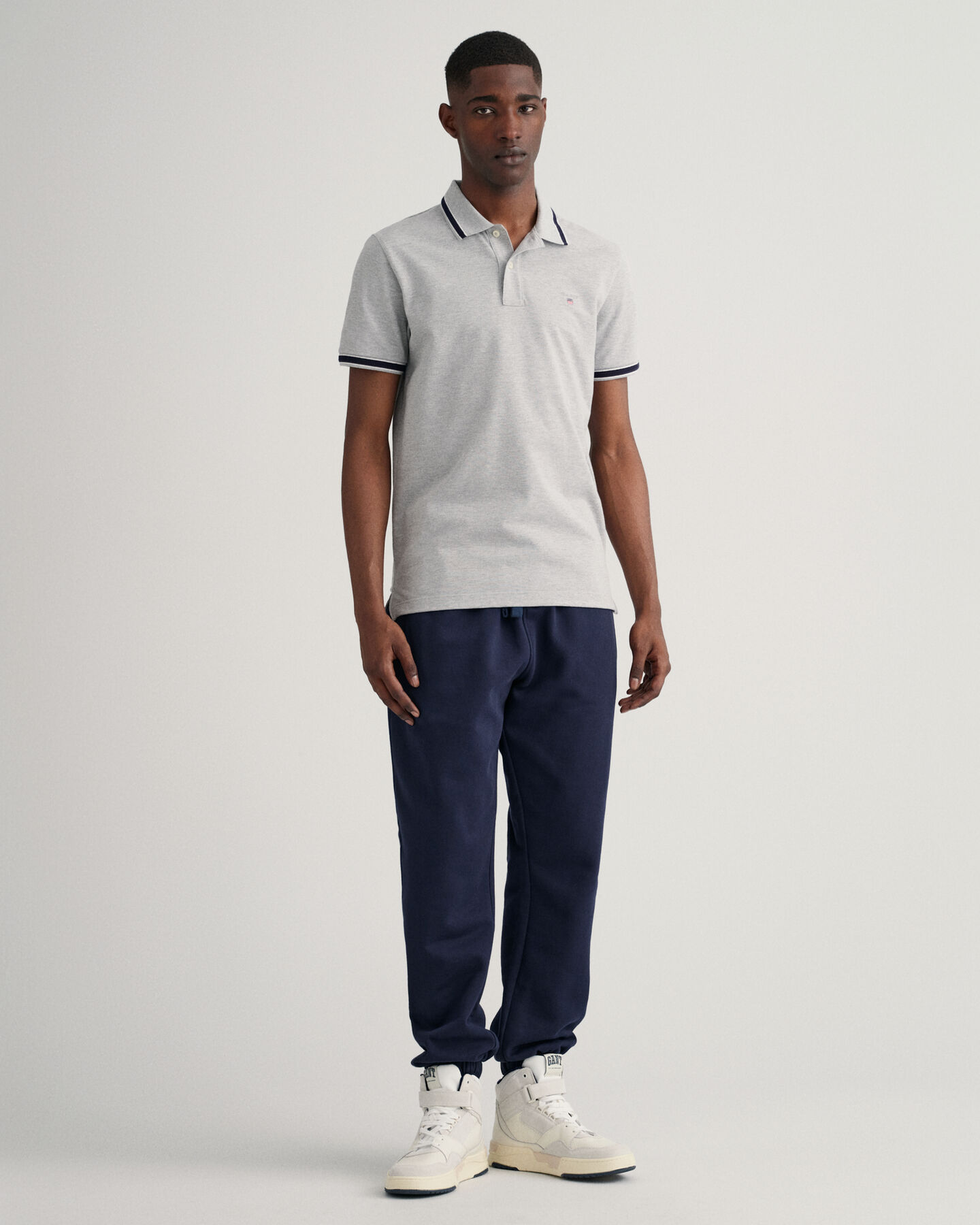 Piqu&eacute; poloskjorte med sildebensm&oslash;nstrede striber