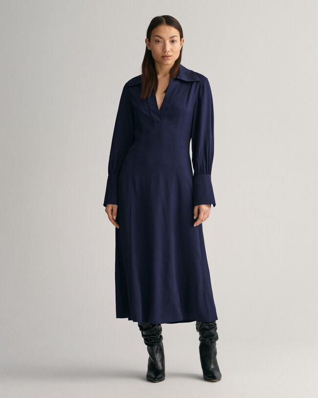 Slim fit kjole med høje manchetter