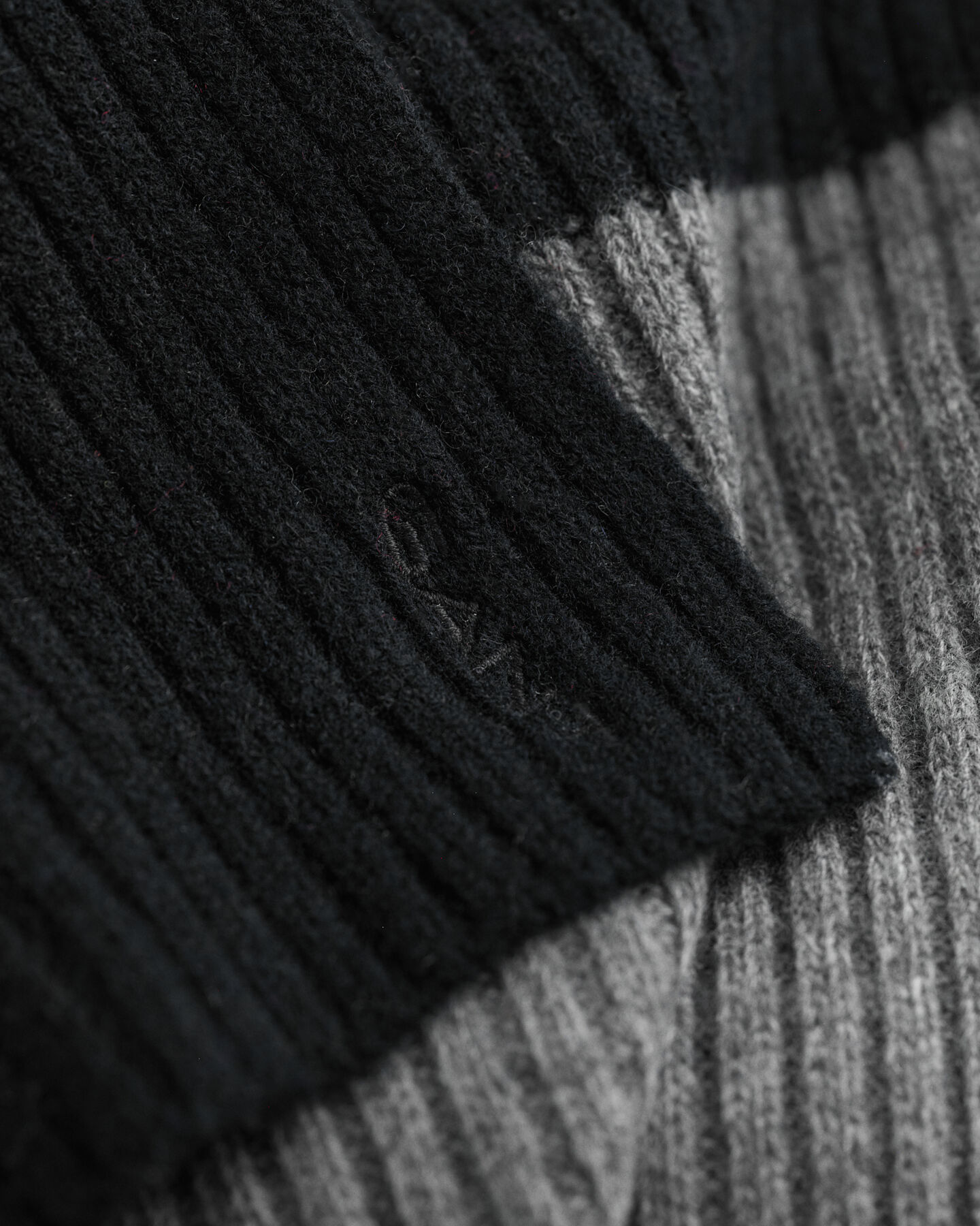 Strikket stribet halstørklæde