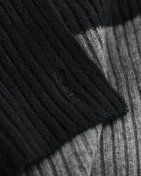 Strikket stribet halstørklæde