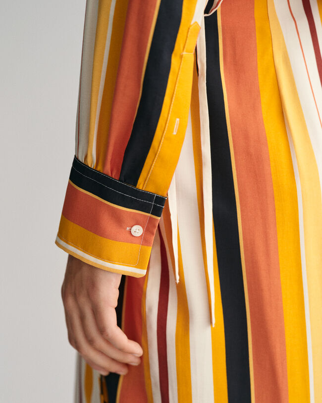 Relaxed fit stribet skjorte med bindeb&aring;nd