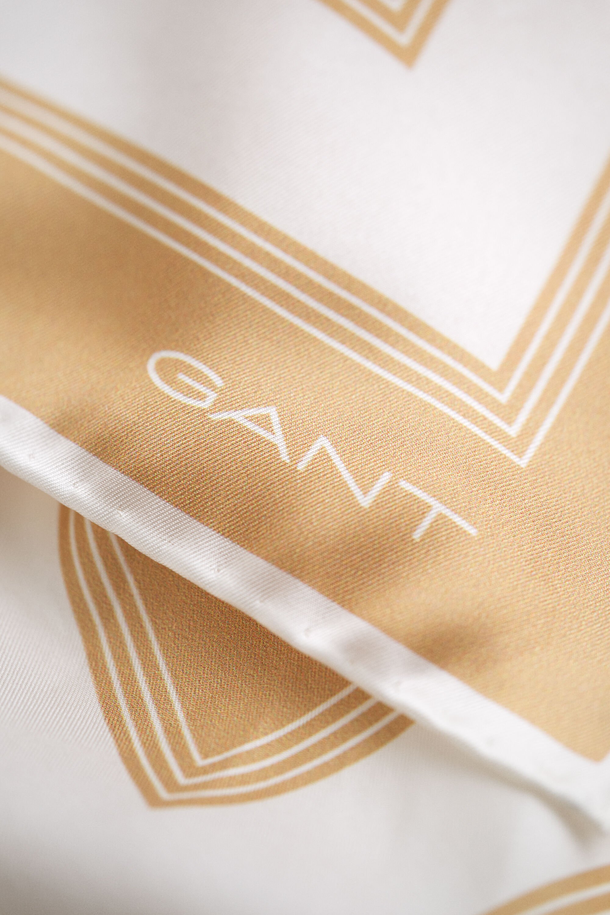 Silketørklæde med monogram