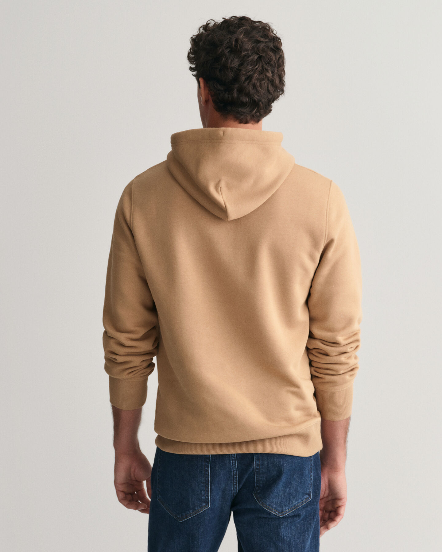 G Graphic h&aelig;ttetr&oslash;je