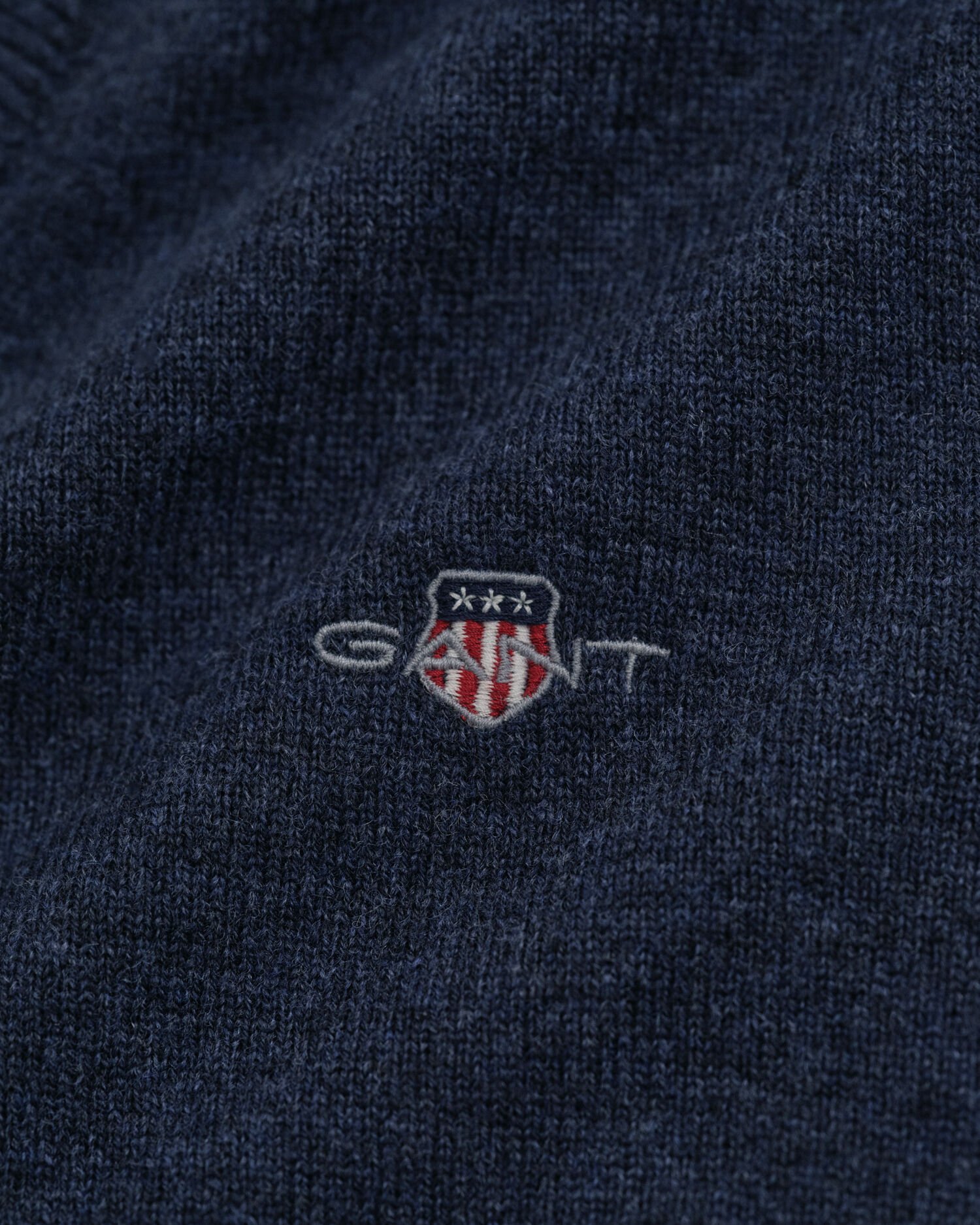 Sweater med V-hals af ekstra fin lammeuld