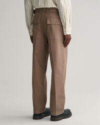 Chinobukser med bælte og læg