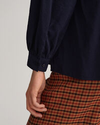 Bluse med stående krave